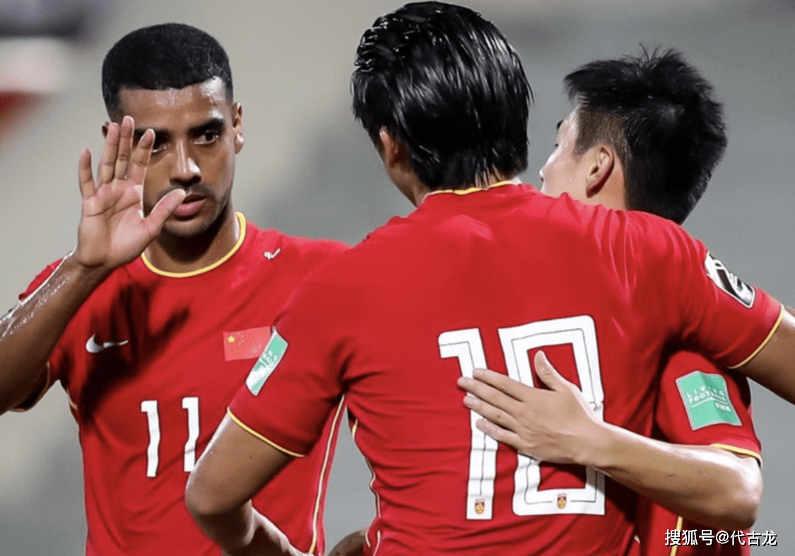 太突然了（足球小组赛）乌兹别克斯坦跟马尔代夫比分季军争夺-独家新闻