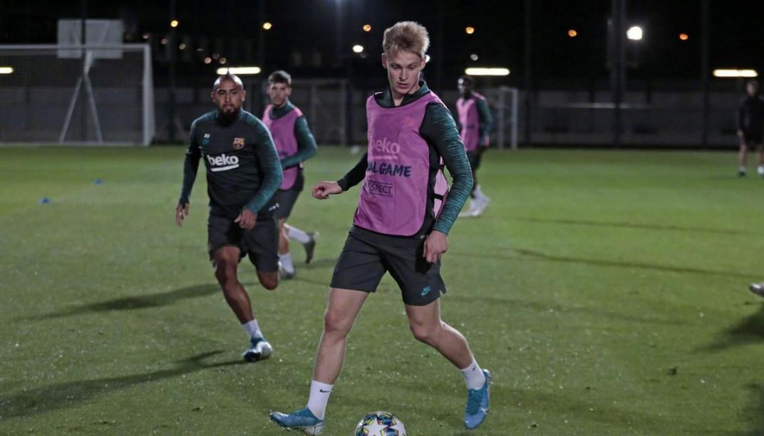 趋势简报（欧冠小组赛）伊朗亦阿尔及利亚比分查询插件-视角拆解