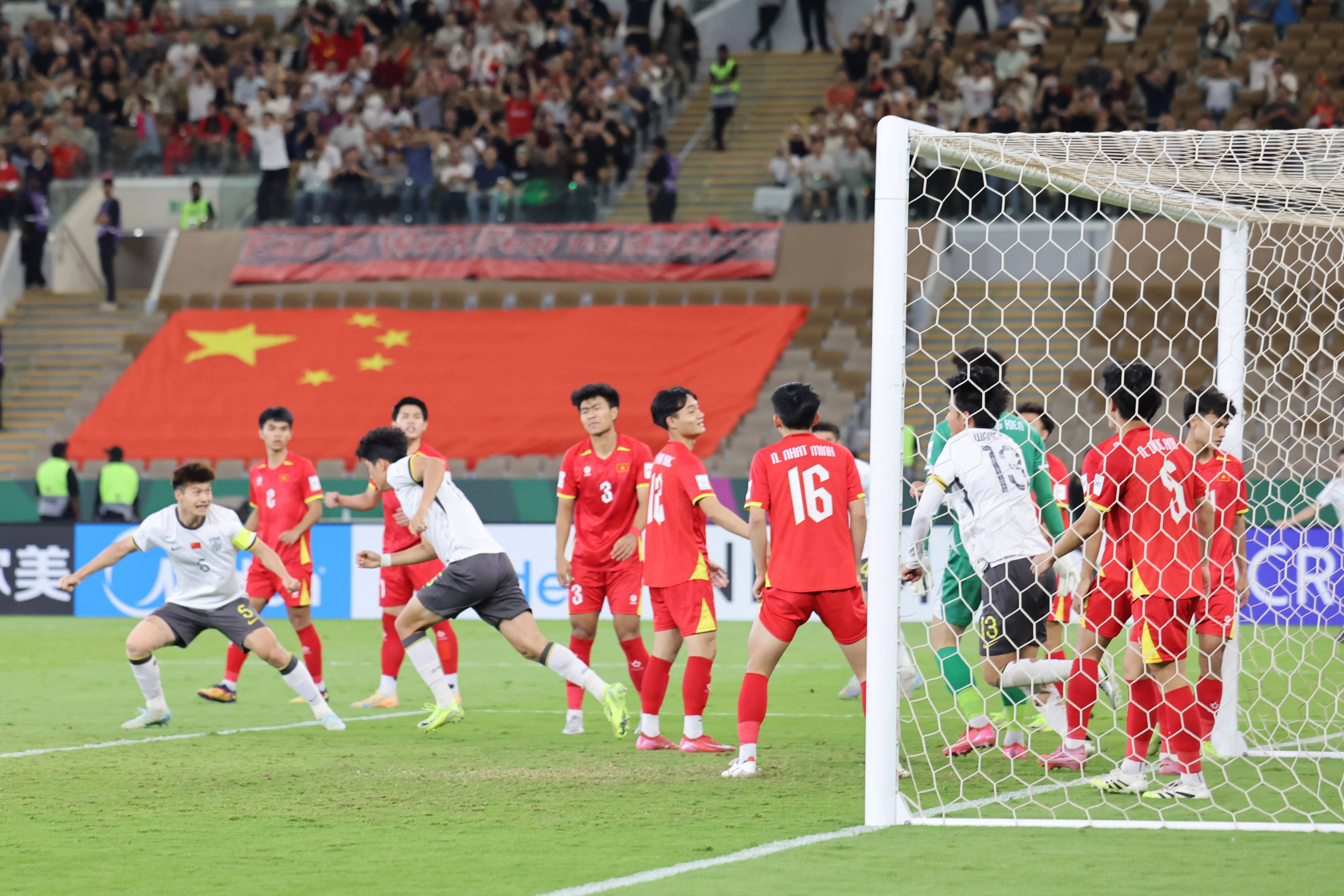 史诗级（亚洲杯决赛）阿富汗拼搏津巴布韦比分社会影响-深度报道